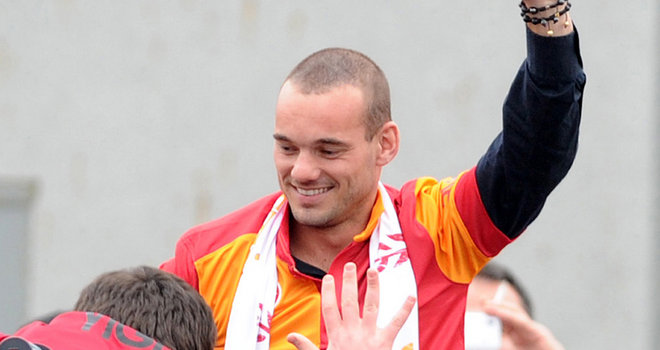 LUNGUL DRUM AL LUI SNEIJDER DE LA AMSTERDAM LA ISTANBUL