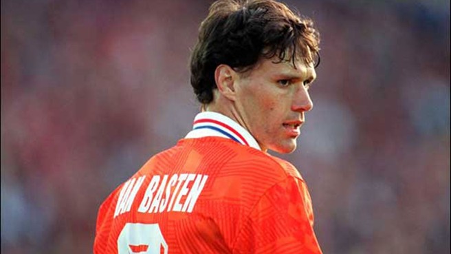 MARCO VAN BASTEN, ATACANTUL COMPLET