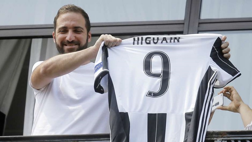 VA FI HIGUAIN CARTEA CÂȘTIGĂTOARE A ”BĂTRÂNEI DOAMNE”?