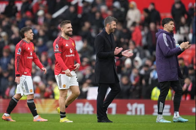 MICHAEL CARRICK, DIN INTERIMAR ÎN SUBIECT DE DEZBATERI